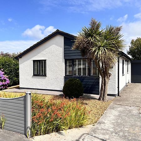 Stylish Modern Home With Parking Enclosed Garden هوليهيد المظهر الخارجي الصورة